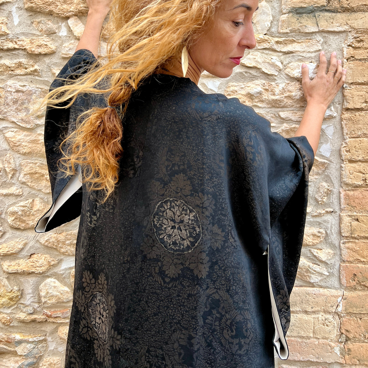 Kimonos Japoneses: Elegancia y Tradición