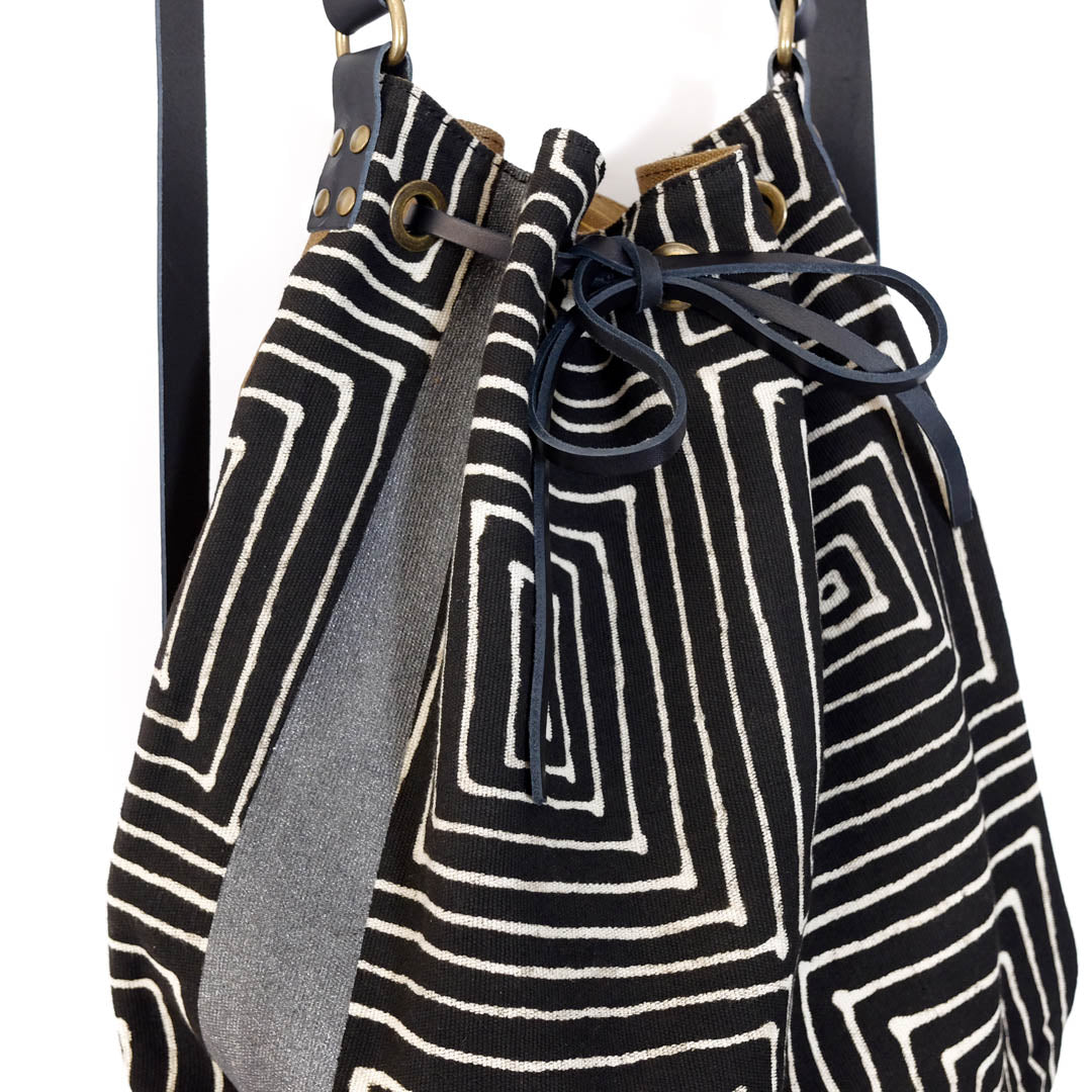 Bolso saco Bogolan black spiral