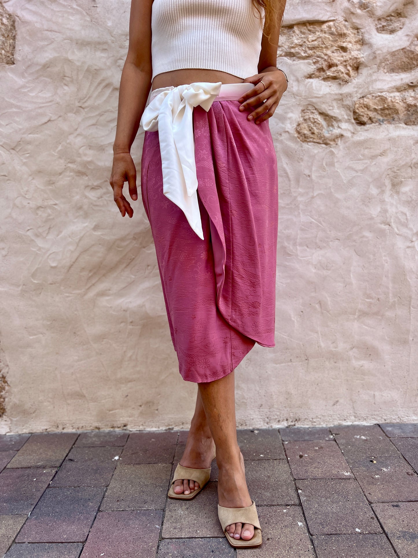 Sakura – Falda de seda hecha de kimono rosa hecha a mano