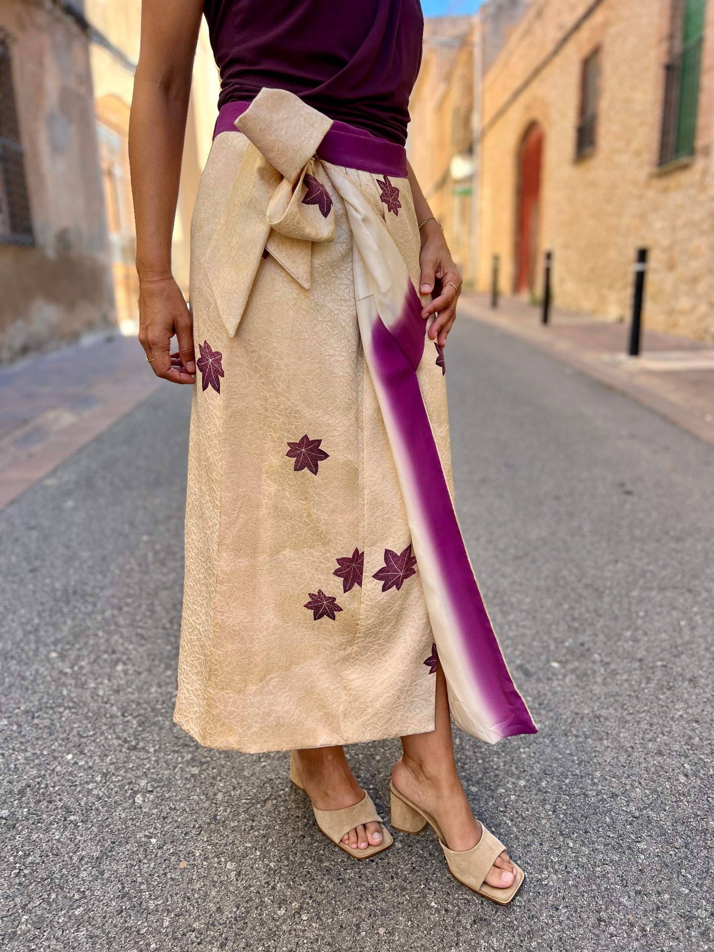 Momiji – Falda de seda hecha de kimono tradicional con hojas de arce