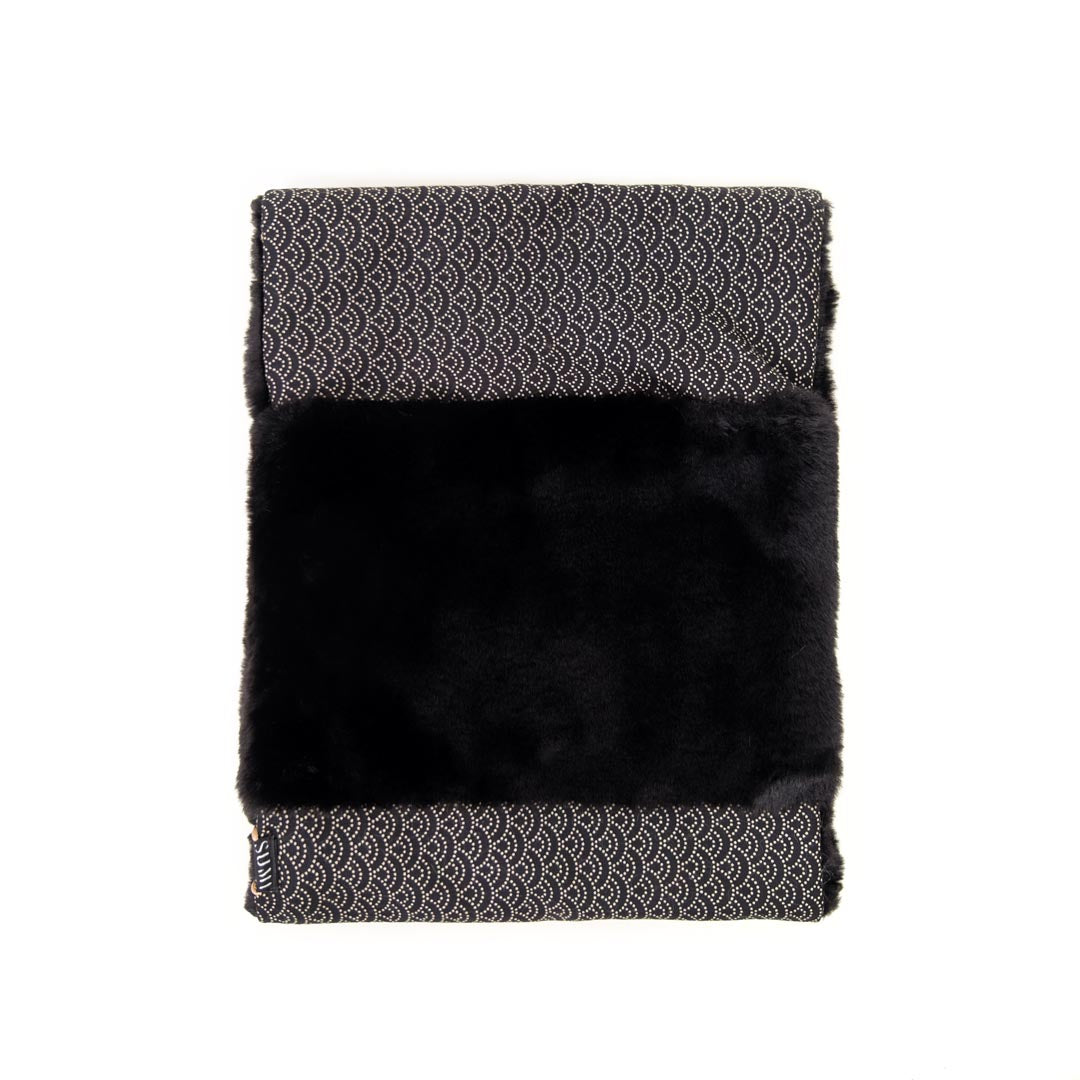 Waves Winter Black Fur