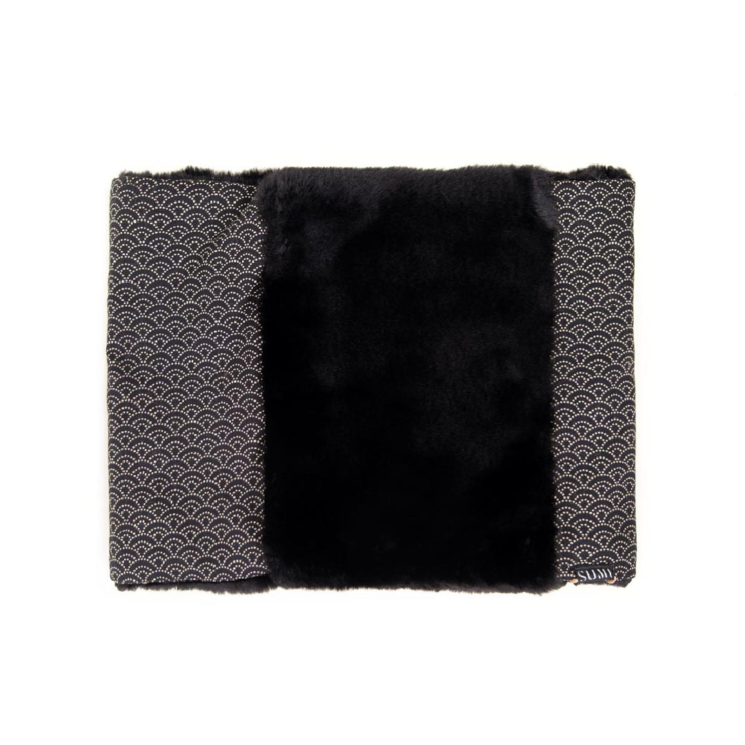 Waves Winter Black Fur