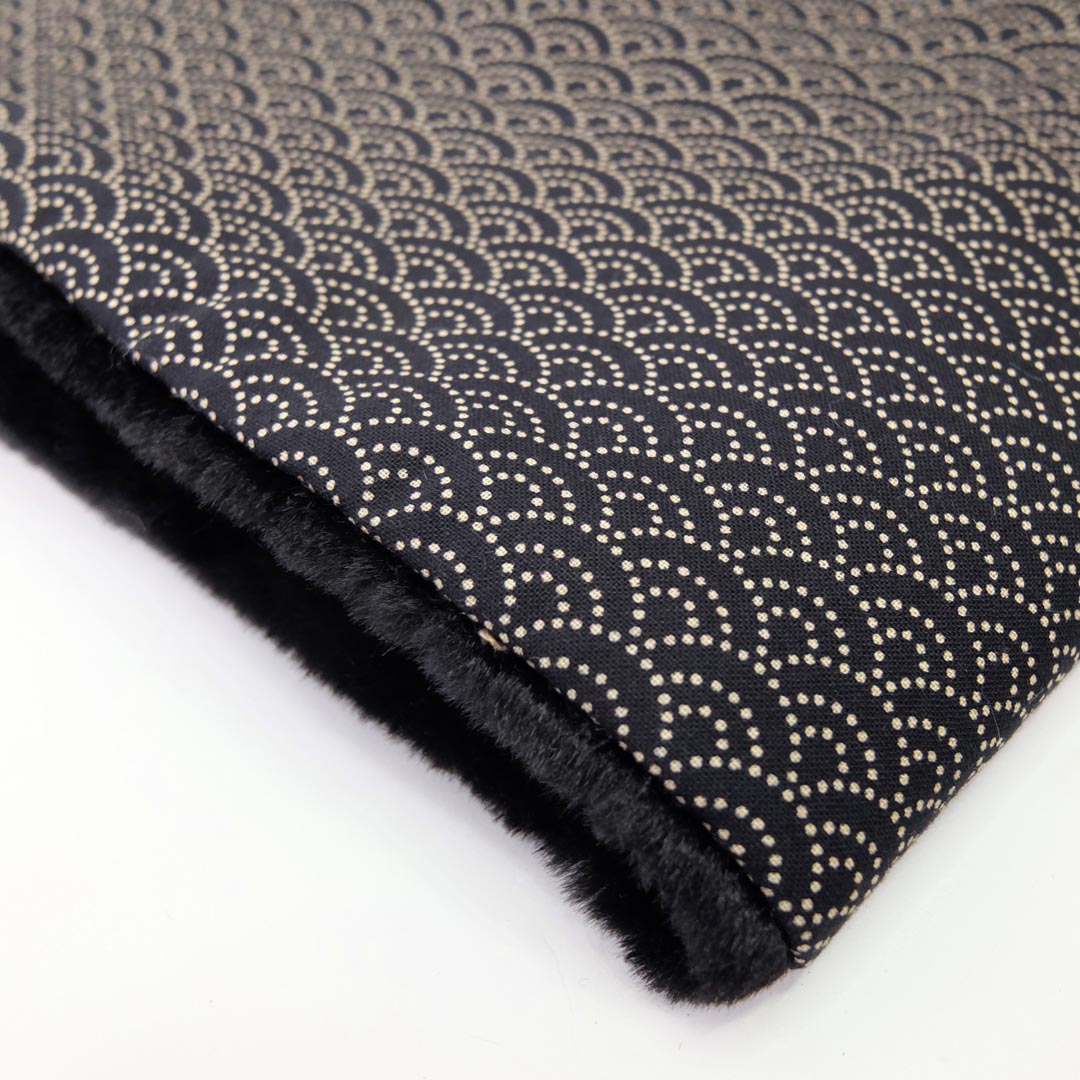 Waves Winter Black Fur